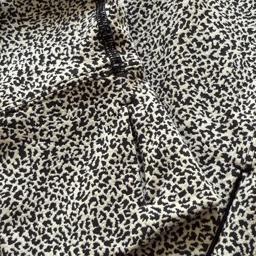 Athleta Salutation jacquard black and white athletic soft jacket with pockets - Picture 10 of 12